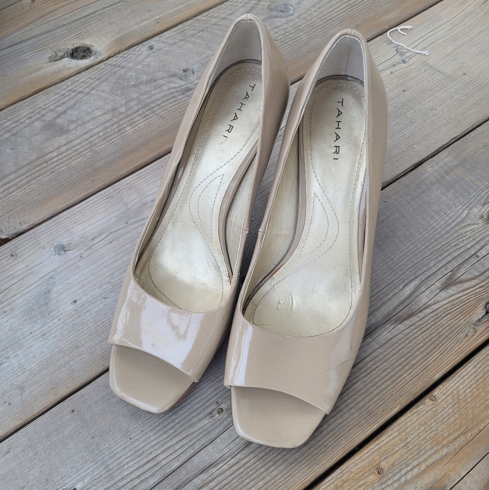 Tahari nude open toe 3" heel shoes size 9